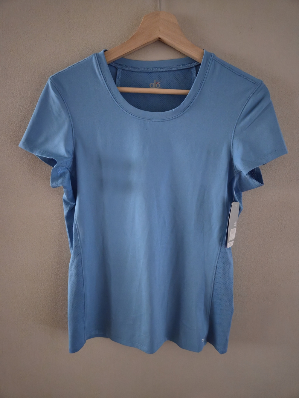 Alo Cool Fit Yoga Light Blue Short-Sleeve T-Shirt Women Size Medium Stretch